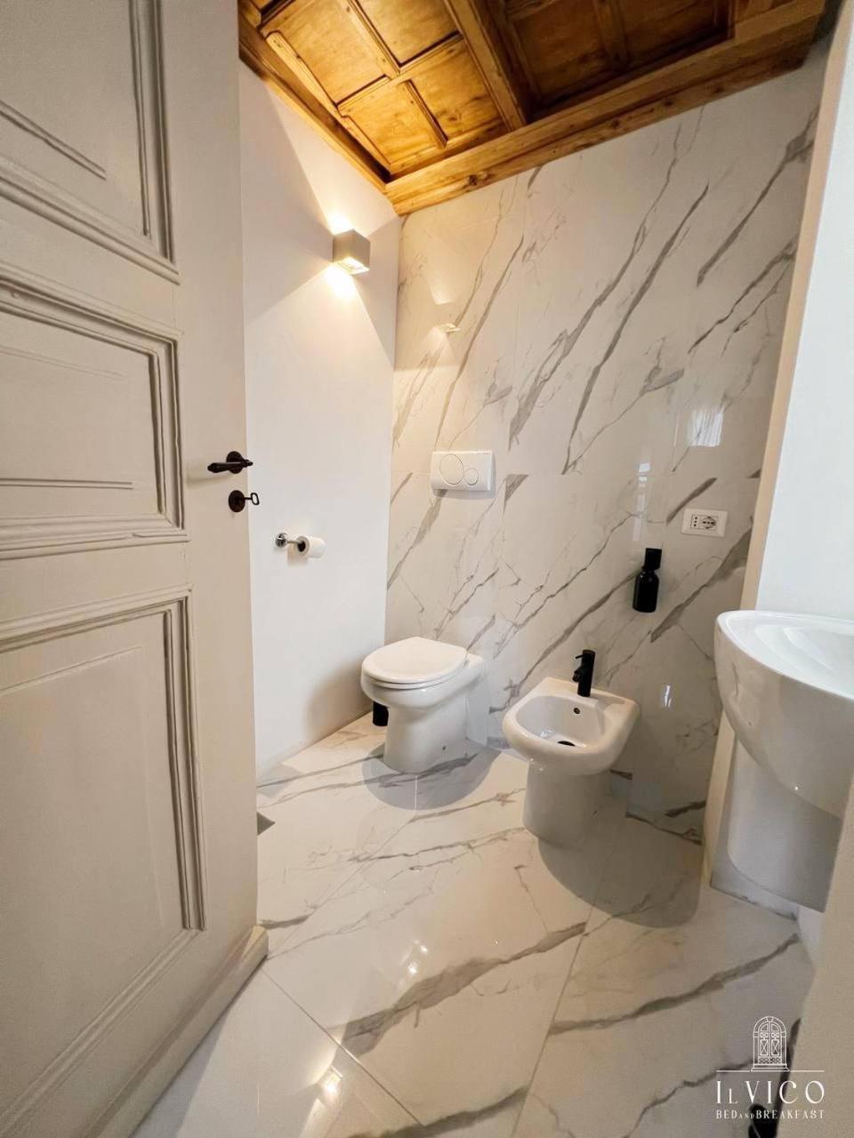 Il Vico Bed & Breakfast ลาควิลา ภายนอก รูปภาพ